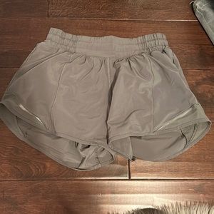 Hotty hot dark green lulu shorts
